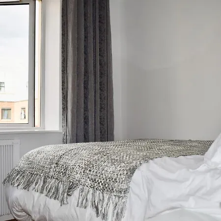 2 Bedroom With Balcony In Central Dublin