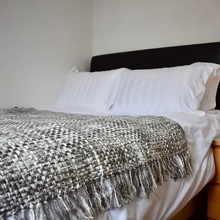 2 Bedroom With Balcony In Central *